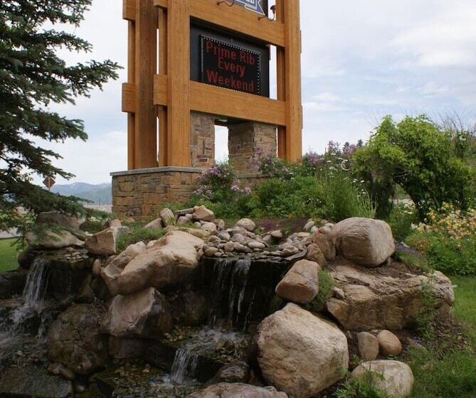 ホテル Flying Saddle Resort And Steak House