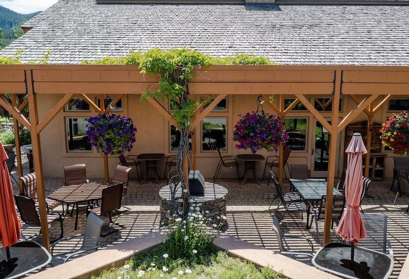 فندق Flying Saddle Resort And Steak House