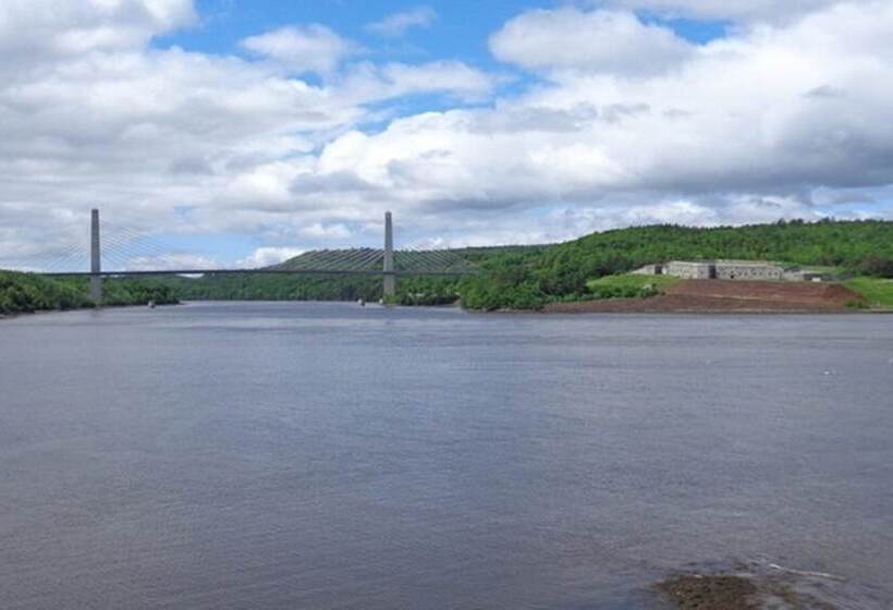 فندق Fort Knox Inn