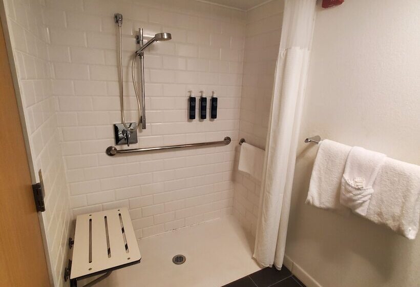 Отель Four Points By Sheraton Allentown Lehigh Valley