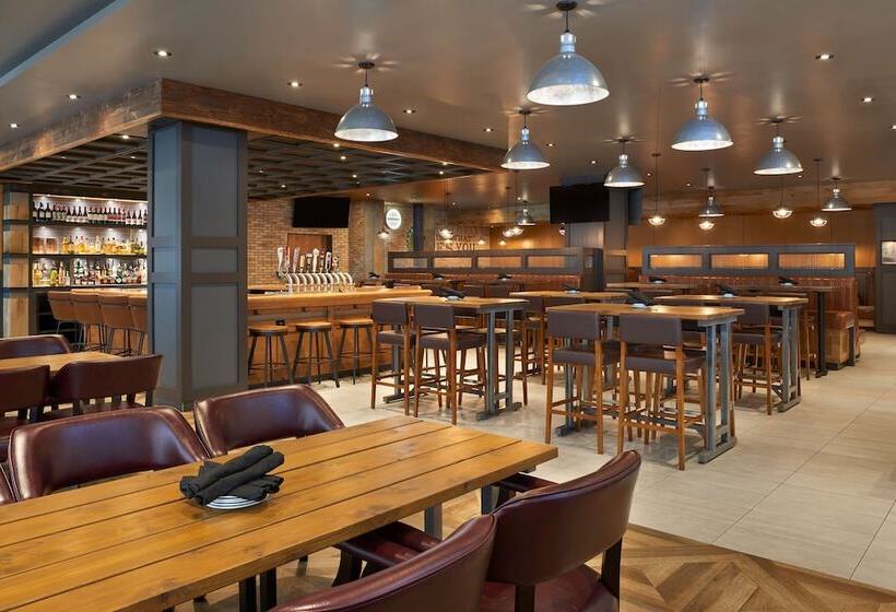 فندق Four Points By Sheraton Windsor Downtown