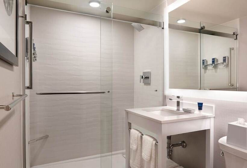 فندق Four Points By Sheraton Windsor Downtown