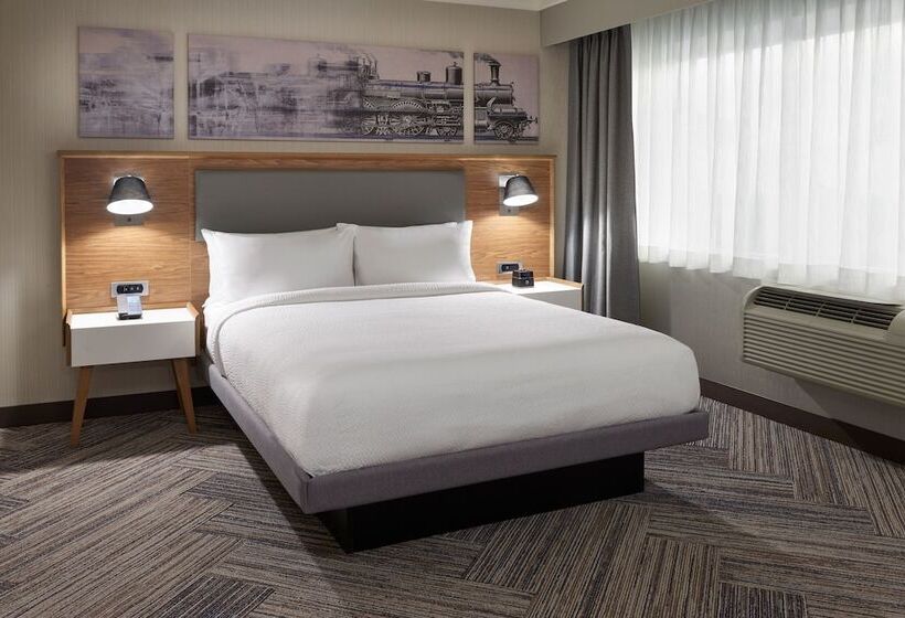 هتل Four Points By Sheraton Windsor Downtown