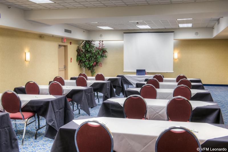 هتل Four Points By Sheraton Windsor Downtown
