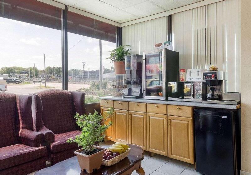 فندق Framingham Inn