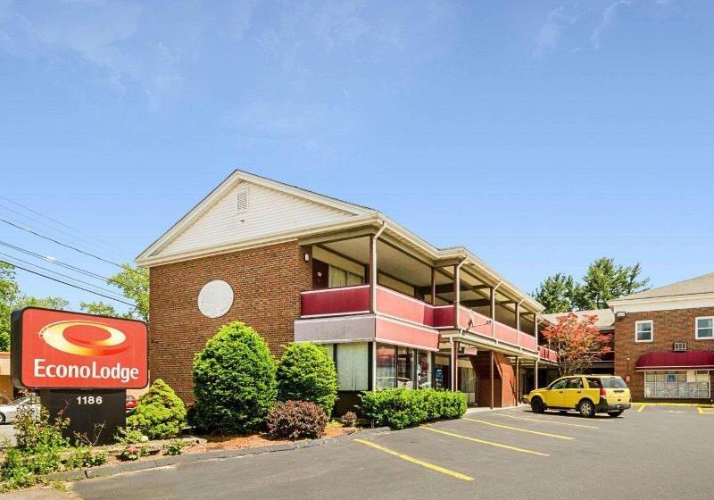 فندق Framingham Inn