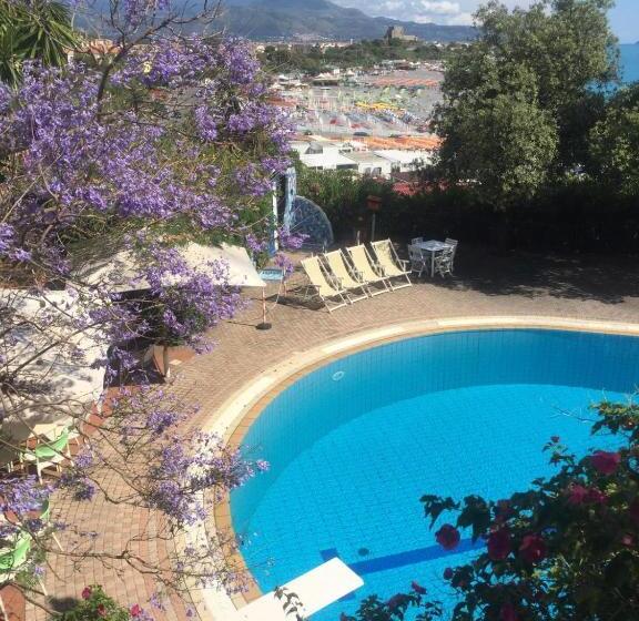 Grand Hotel De Rose