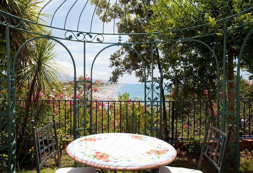 Grand Hotel De Rose