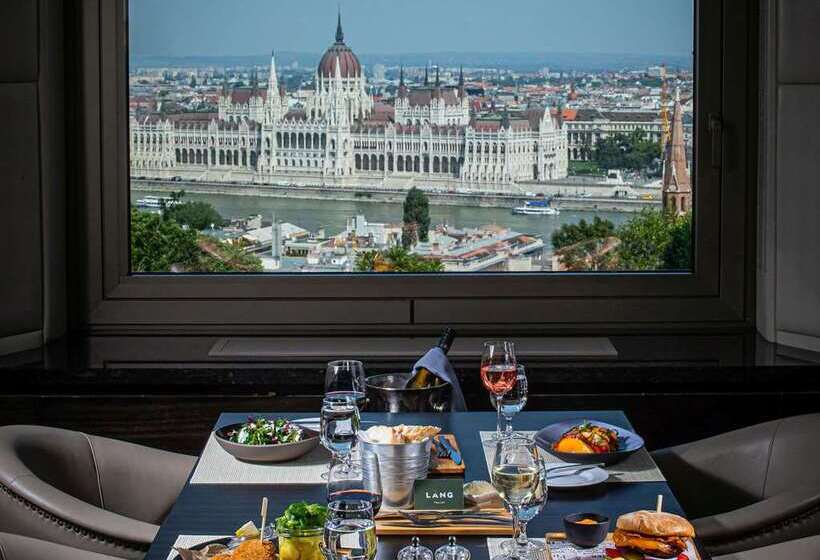 בית מלון כפרי Hilton Budapest
