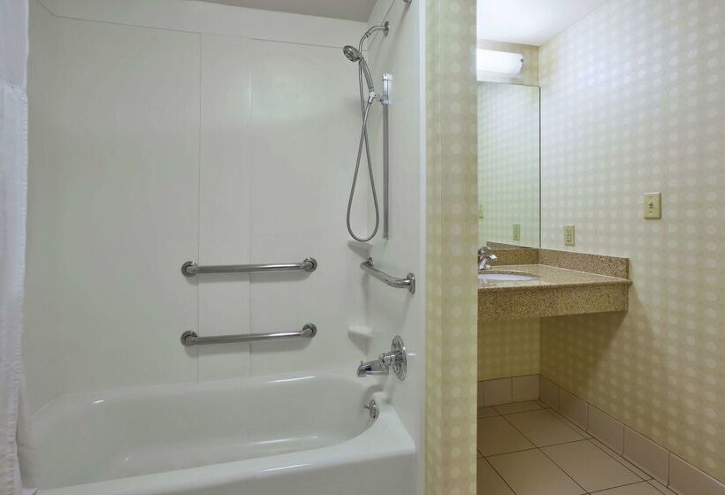 فندق Hilton Garden Inn Clarksburg Bridgeport