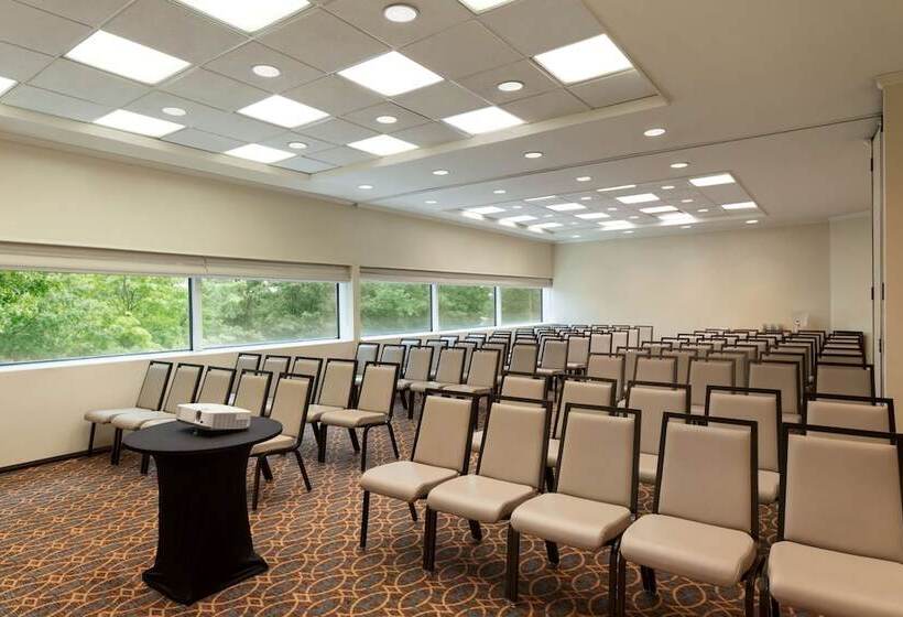 The Park Hotel At Meadowlands