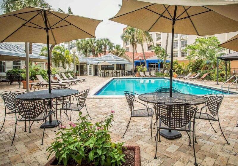 هتل Hotolos Hollywood