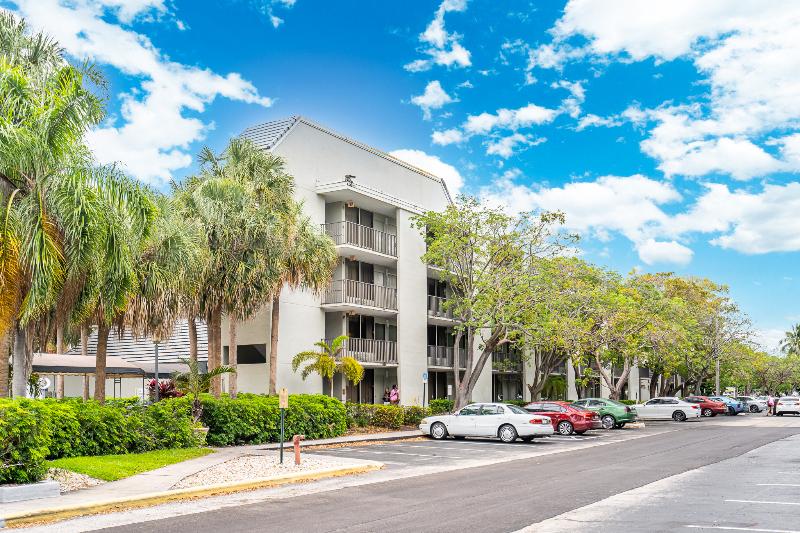 Отель Hotolos Hollywood