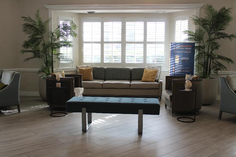 Отель Hotolos Hollywood