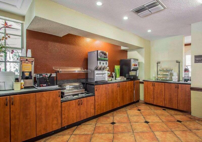 هتل Hotolos Hollywood