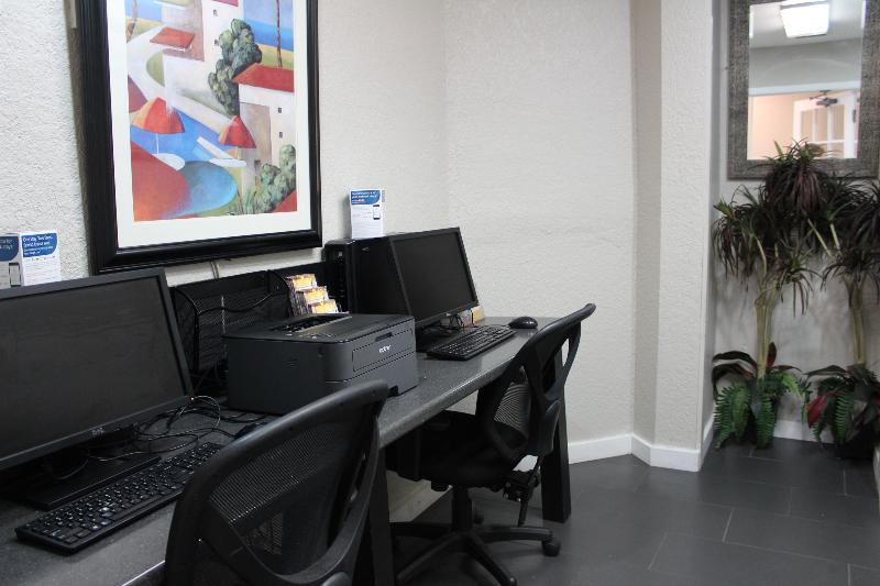 Отель Hotolos Hollywood