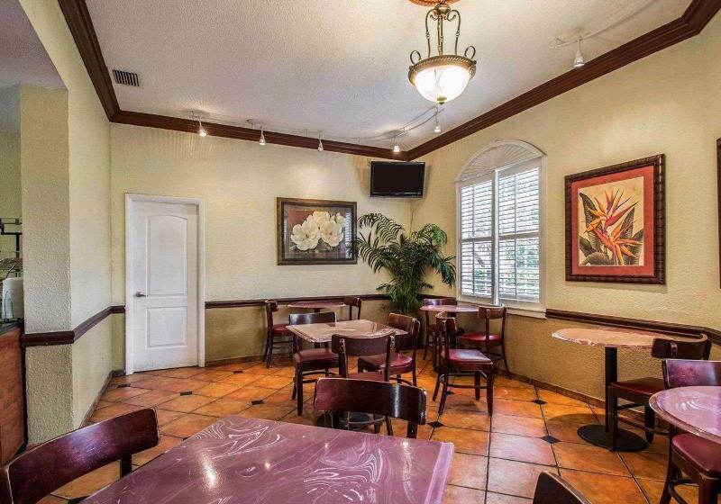 Отель Hotolos Hollywood