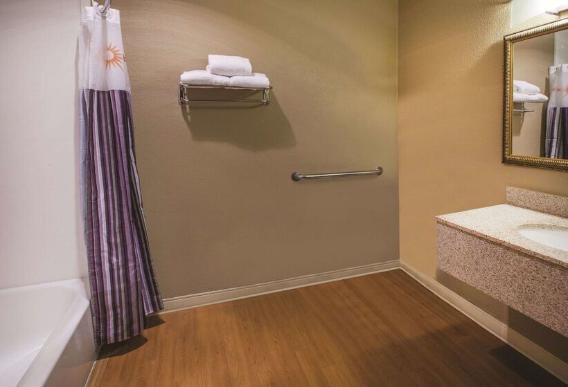 فندق La Quinta Inn By Wyndham Indianapolis North At Pyramids