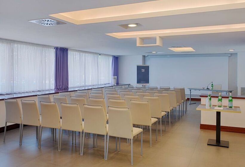 هتل NH Firenze