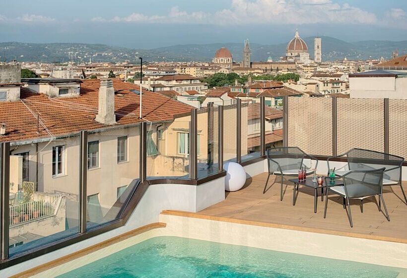 هتل NH Firenze