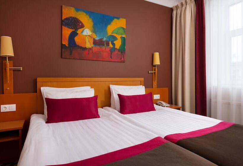 ホテル Oktiabrskaya