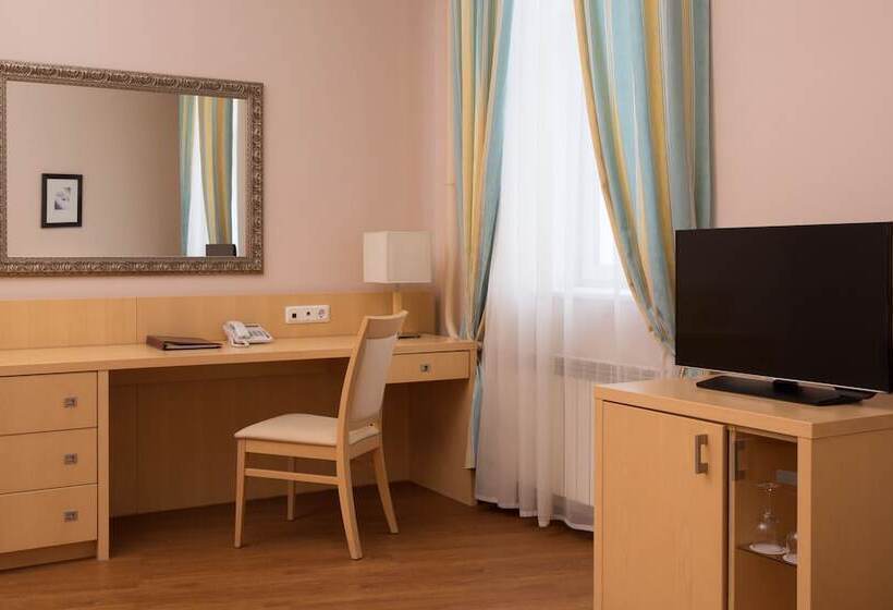 ホテル Oktiabrskaya