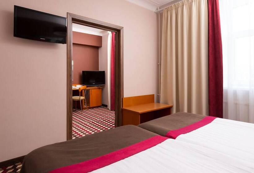 ホテル Oktiabrskaya