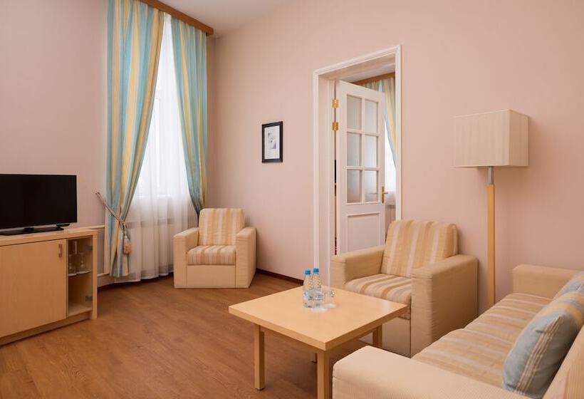 ホテル Oktiabrskaya