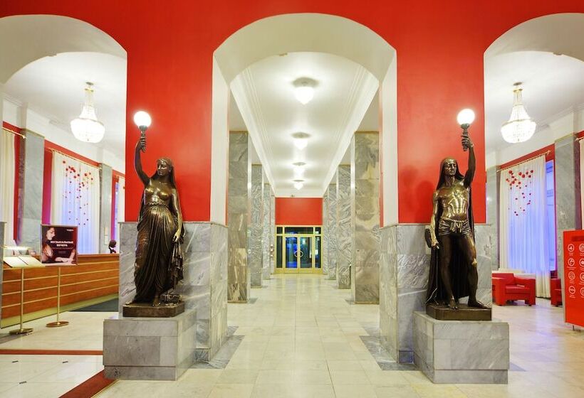 ホテル Oktiabrskaya