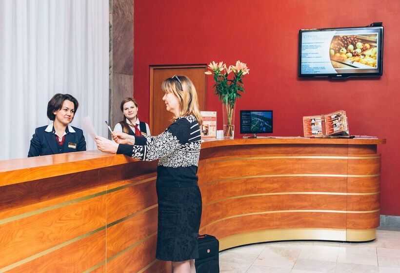 ホテル Oktiabrskaya