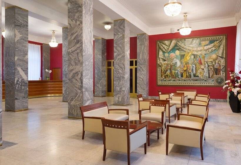 ホテル Oktiabrskaya