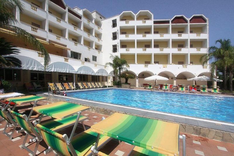 בית מלון כפרי Parco Dei Principi