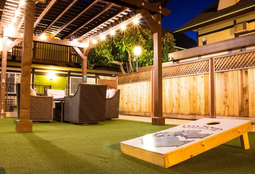 Отель Pea Soup Andersen's Inn