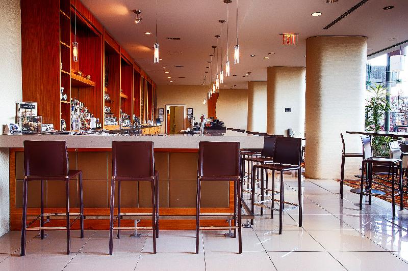 Pinnacle Hotel Harbourfront