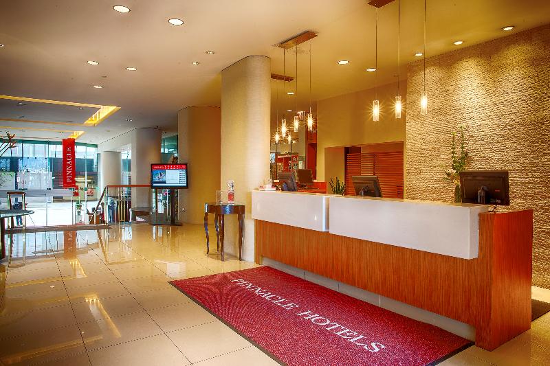 Pinnacle Hotel Harbourfront