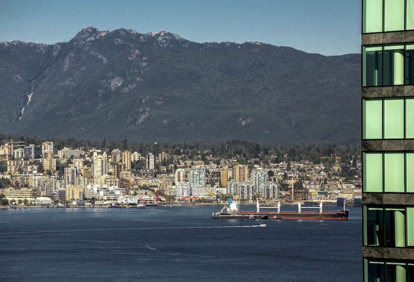 Pinnacle Hotel Harbourfront