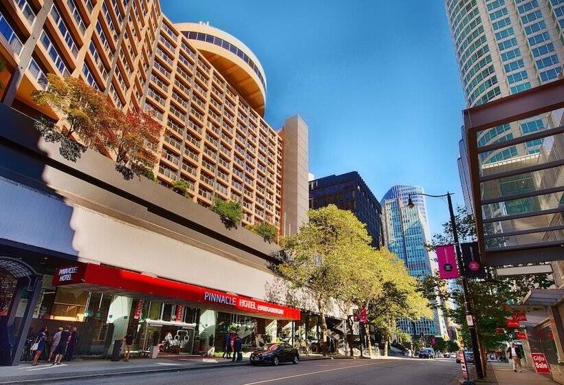 Pinnacle Hotel Harbourfront