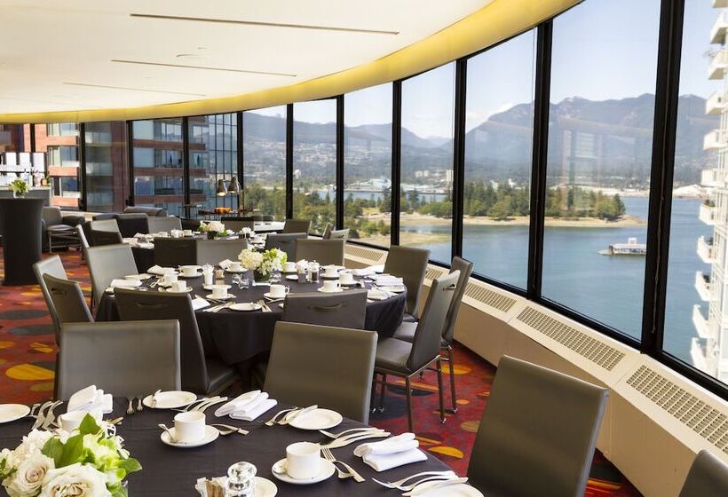 Pinnacle Hotel Harbourfront
