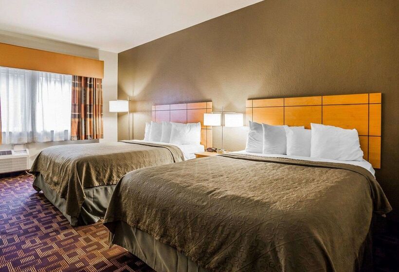 هتل Quality Inn & Suites Des Moines Airport
