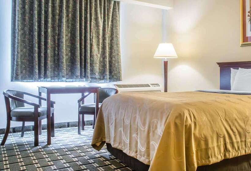 فندق Quality Inn & Suites Palm Island Indoor Waterpark