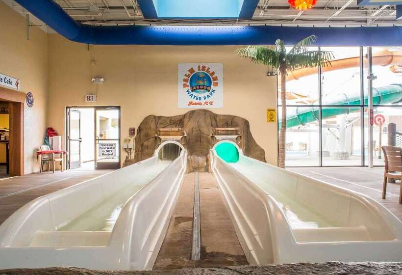 فندق Quality Inn & Suites Palm Island Indoor Waterpark