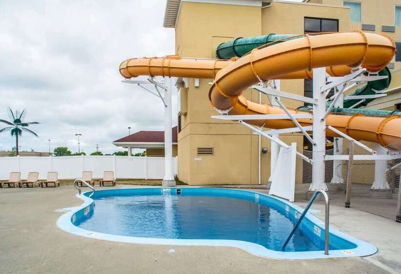 فندق Quality Inn & Suites Palm Island Indoor Waterpark