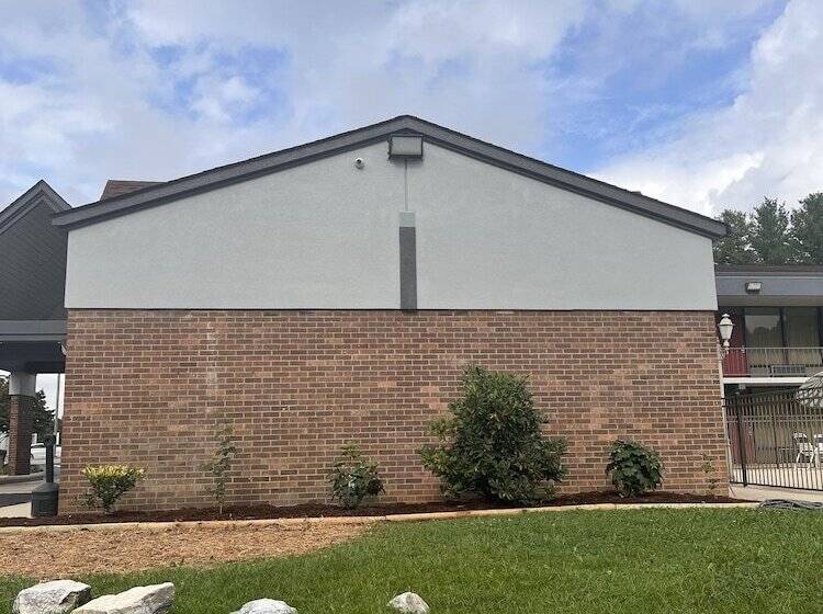 فندق Quality Inn Asheville Airport