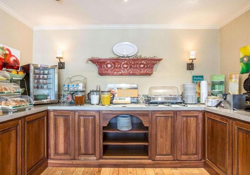 ホテル Quality Inn Buellton  Solvang