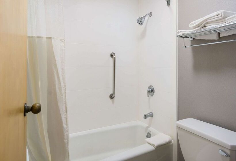 فندق Quality Inn