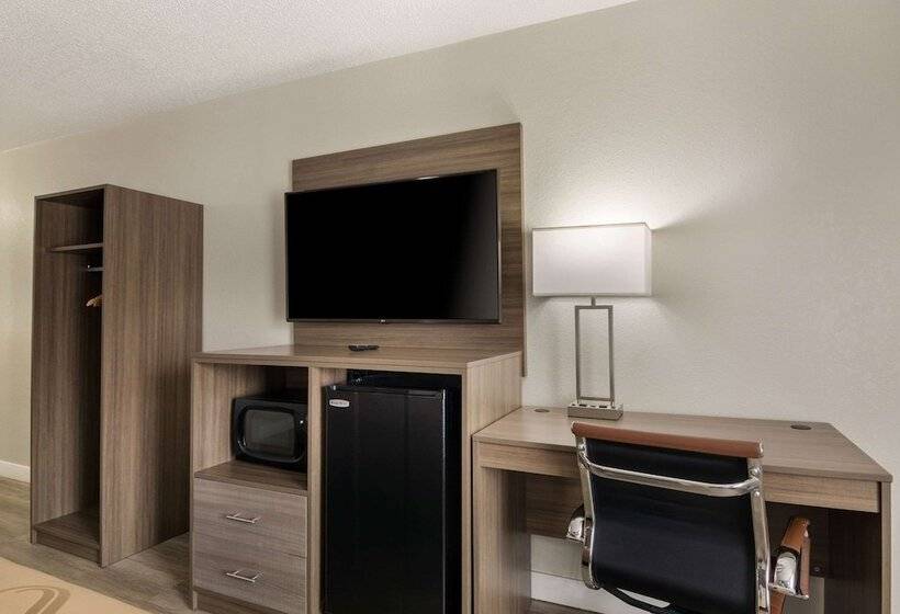 فندق Quality Inn