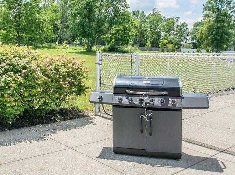 هتل Quality Inn Geneseo