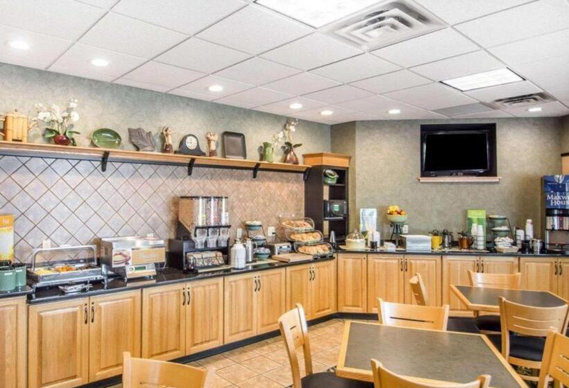 هتل Quality Inn Geneseo