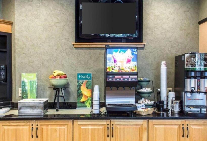 هتل Quality Inn Geneseo