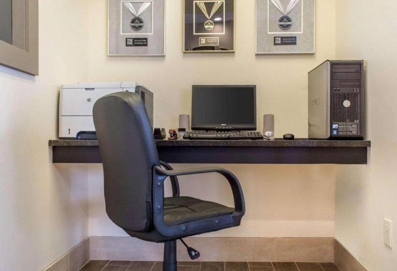 هتل Quality Inn Geneseo